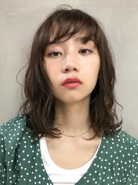 ミィ 表参道(mee.) 【mee.】 伸ばしかけ 鎖骨ロブ ベージュ