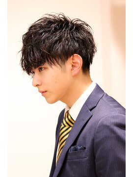 ネイビー(NAVY) スーツに合う 社会人メンズ オススメショートレイヤー かりあげ