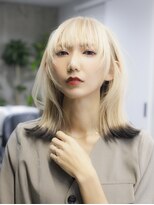 スラップス(SLAPS.)&nbsp;ホワイトブロンド×裾カラーブラック　ミディアム　切りっぱなし