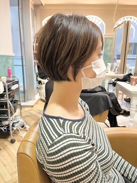 ロンド 銀座(Lond) 【春日美月】ぱつっとふわっとショートヘア