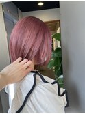 ピンクベージュ