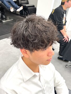 ノイセル 心斎橋(Noisyle) guest snap 刈り上げ前下がりマッシュ×シャドウパーマ