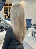 ハイトーンカラーシルバーベージュグレージュロングレイヤー