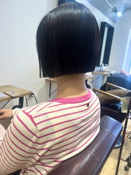 エミス バイ メルト 吉祥寺(emis by melt) 【吉田江梨】縮毛矯正ストレートボブ透明感カラー切りっぱなし