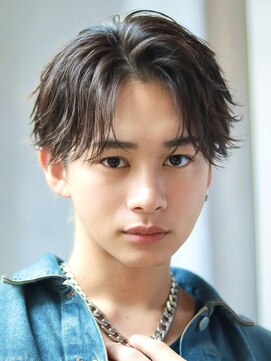 オーシャントーキョー サニー 原宿(OCEAN TOKYO Sunny) フェザーパーマセンターパートニュアンスパーマ韓国マッシュ黒髪