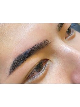 【ヘアと眉が同時に出来るサロン】メンズカット+眉Waxスタイリングセット \8,900！