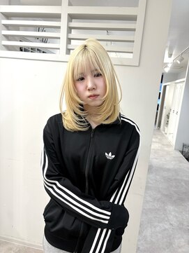 ヴィア(Via) ハイトーン/ケアブリーチ/ホワイトブロンド/レイヤーカット