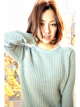 トゥワイス(twice) [twice]ウォームベージュで魅せるシルキーボブ