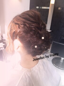 ジュエラ(Jewelux by trusty) アップスタイル