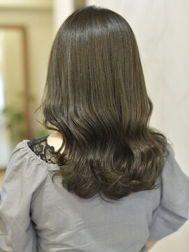 イリーブ(elieve) くすみカラー　マッドカラー　赤色が嫌いな方に