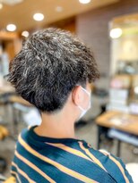 アイコニック 日進梅森台店(ICONIQ)&nbsp;ツーブロック×パーマのニュアンスヘア