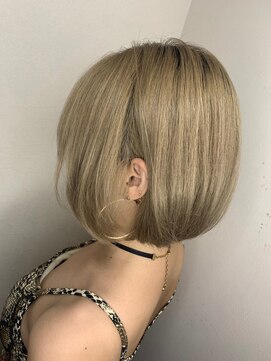 モルニ(MORNI) ハニーイエロー_マロンベージュ Aラインボブ かきあげ