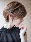 耳かけショートボブ