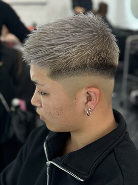 カルフール ロハス 草加東口店(Carrefour LOHAS) 大人気シルバーカラー