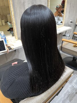 パダ(PADA) サラツヤ髪ロング黒髪