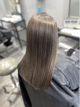 エスト 小倉(est) 派手すぎない華奢なハイライト/グレージュ/ロング/髪質改善