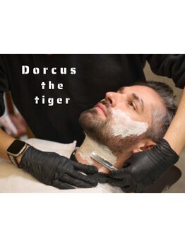 <理容室>にしかできない男の磨き方があります。トータルで清潔感のある男前に仕上げるので、好感度UP！