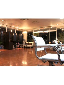 【豊成】仕事帰りにも立ち寄りやすい☆高技術スタイリストがあなたの髪のダメージを見極め、最適な施術を。