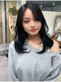 ブラックカラーとレイヤーカットの相性抜群!
