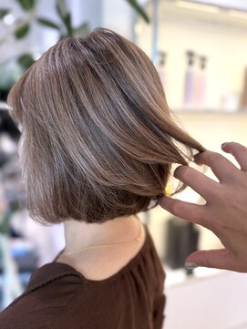 ステアケース 武蔵小杉店(stair:case) 白髪とハイライトでつくるくすみピンクグレージュ 40代50代60代