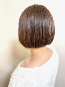 コワフュール ル ボア(Coiffure le bois) ぱつんボブ×ベージュ