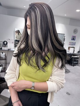 キング 心斎橋店(K!ng) ハイライトカラーミルクティーベージュレイヤーカット