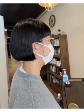 明るくするだけがオシャレじゃない［ブルーブラック×ミニボブ］