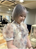 池袋 ホワイトシルバー 韓国風ヘアー