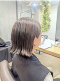 切りっぱなし外はねボブ