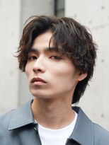 バイフィフス 原宿/表参道(by fifth)&nbsp;緩めニュアンスパーマフェザーパーマメンズセンターパートウルフ