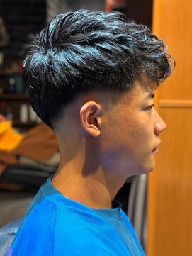 バーバーショップ レガロ(REGALO) スペインカール（弱め）