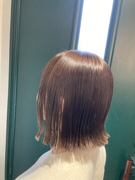 キー(KEY) ぱつっとボブ