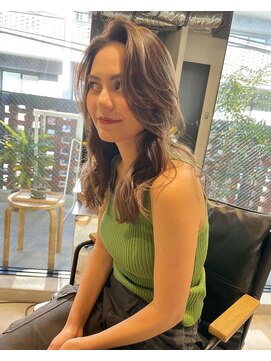 ブルックス ハイライト バレイヤージュ ロングレイヤー 顔周りレイヤー