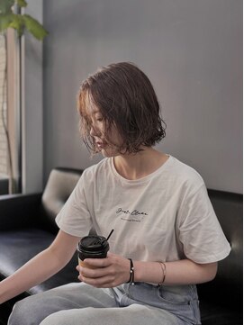 ジョナサン リヴィングストン(JONATHAN LIVINGSTON) ニュアンスパーマ/ボブパーマ/ボブ/ミニボブ/ベージュカラー