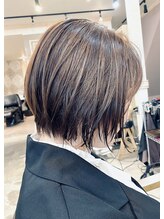 骨格補正小顔カットその5 王道 前下がりボブ