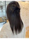 ダークオリーブグレーカラー×アレンジヘア