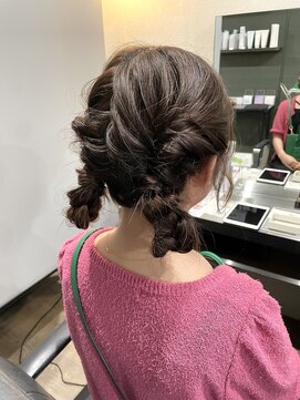 マーシュ(marshu) お呼ばれヘア♪ツインアレンジ【Hikaru】