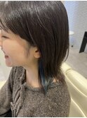ちらっと見えるイヤリングカラー