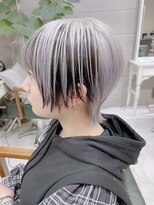 デイズ(days) グレーシルバーインナーカラーショートウルフ