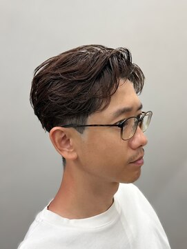 スラッシュ(SLASH) フェザーショート/刈り上げショート/アップバング/フェード/姫路