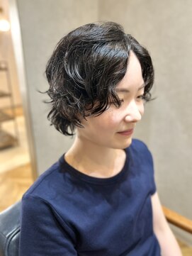 ネウィ 大分中央町店(newi) 濡れ感質感で魅せる大人可愛いショートパーマ