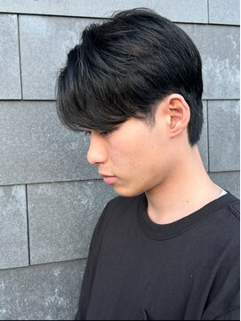 ヒュイル バイ ニアウ(Hwyl by Niau) メンズマッシュセンターパートスパイラルパーマニュアンスパーマ