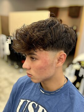 アンバー(UMBER) スペインカール×フェード【京都西院メンズ】