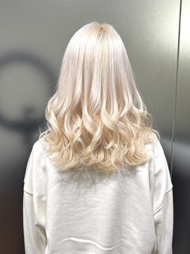 ワンスタイル(One style) 【ケアブリーチ2回】ハイトーンカラー＋髪質改善トリートメント