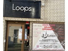 進 白楽店(shin ENGINED BY Loops)の雰囲気（オープン記念メニューとloopsの大きな看板が目印になります！）