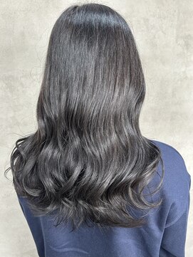 黒髪クラゲヘアーオリーブグレー小顔ココアベージュ