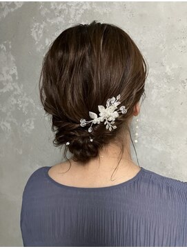 コトナ(kotona) シニヨンアップスタイルヘアセットパーティーヘアセット結婚式