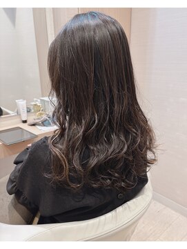 コーエン(cowen) くせ毛風カール大人ガーリーくびれヘア黒髪ウェーブ段カット50代