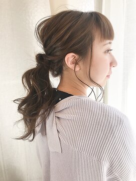 セシル ヘアー(Cecil hair) 簡単ポニーアレンジ