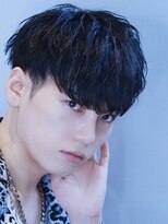 前下がりマッシュツーブロックブルーブラックツイストスパイラル